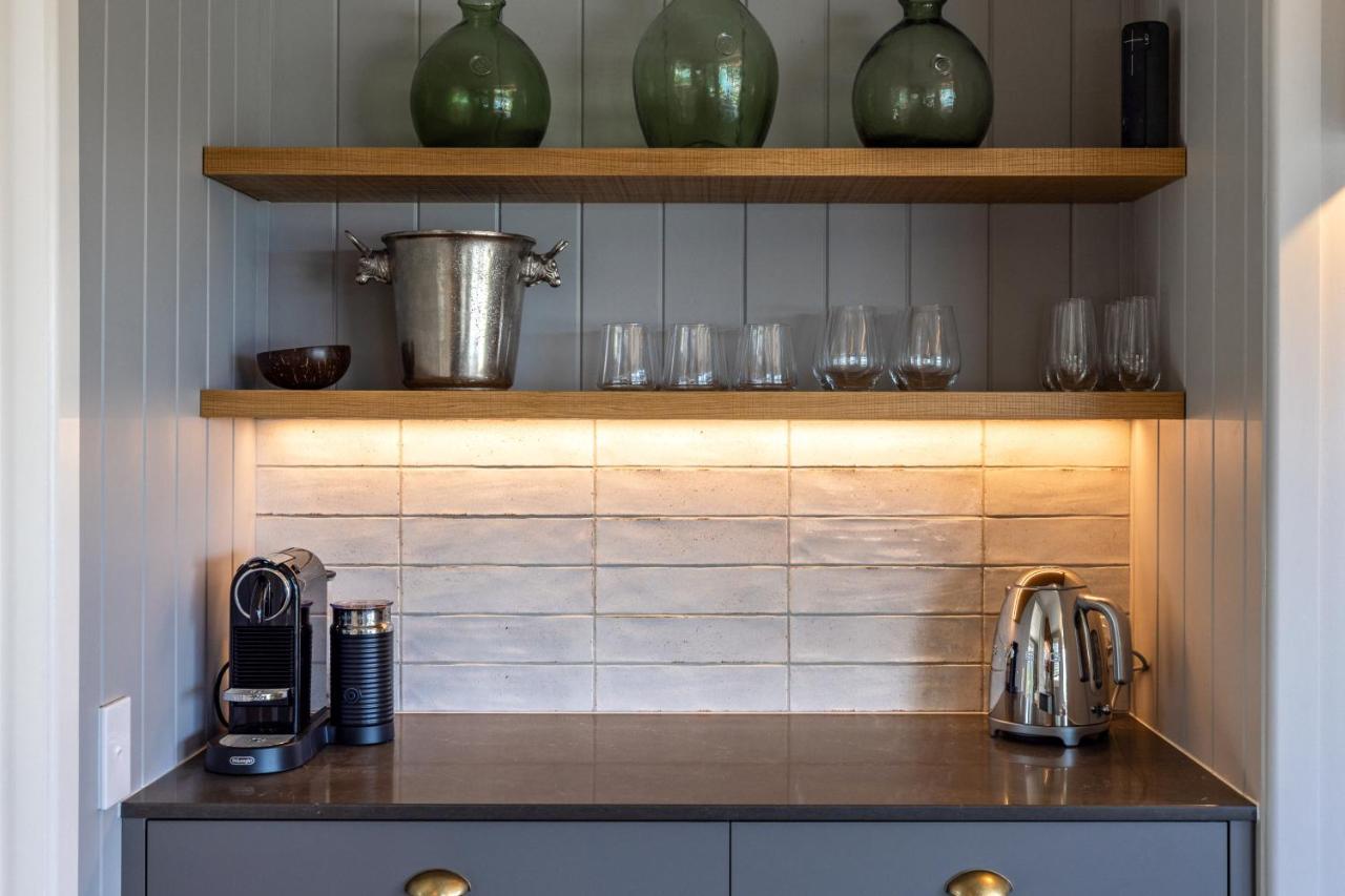 Smiths Cottage - Stay Waiheke Oneroa Экстерьер фото