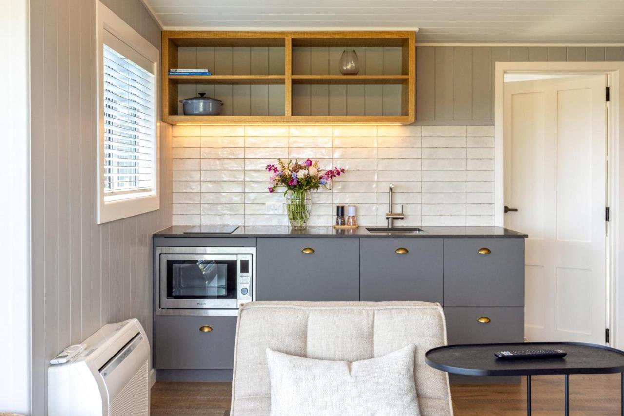 Smiths Cottage - Stay Waiheke Oneroa Экстерьер фото